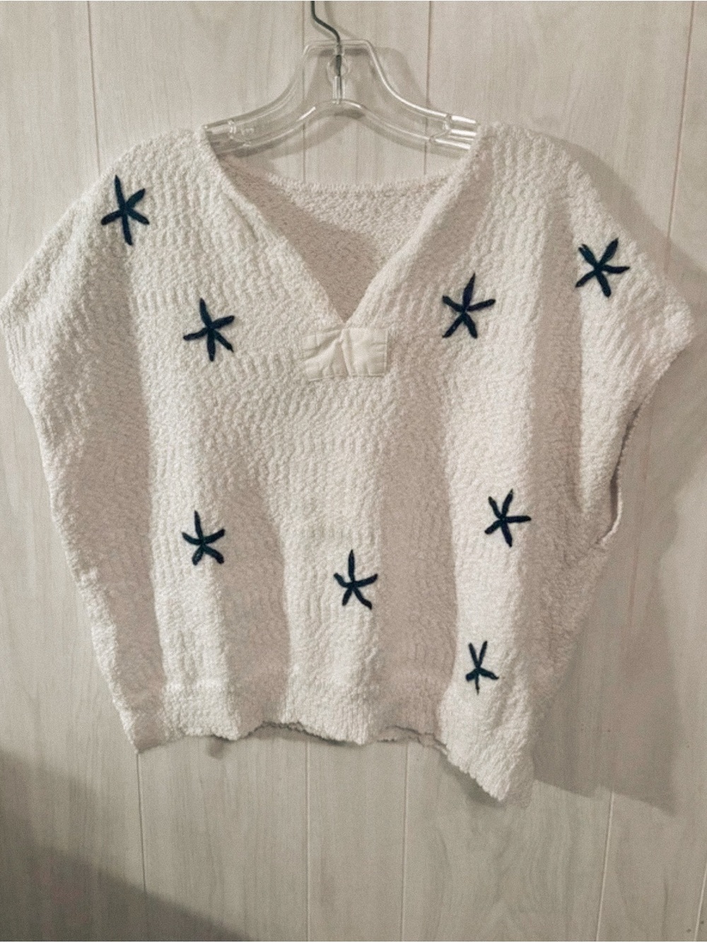 White Short-Sleeve Textured Sweater with Black Star Embroidery
